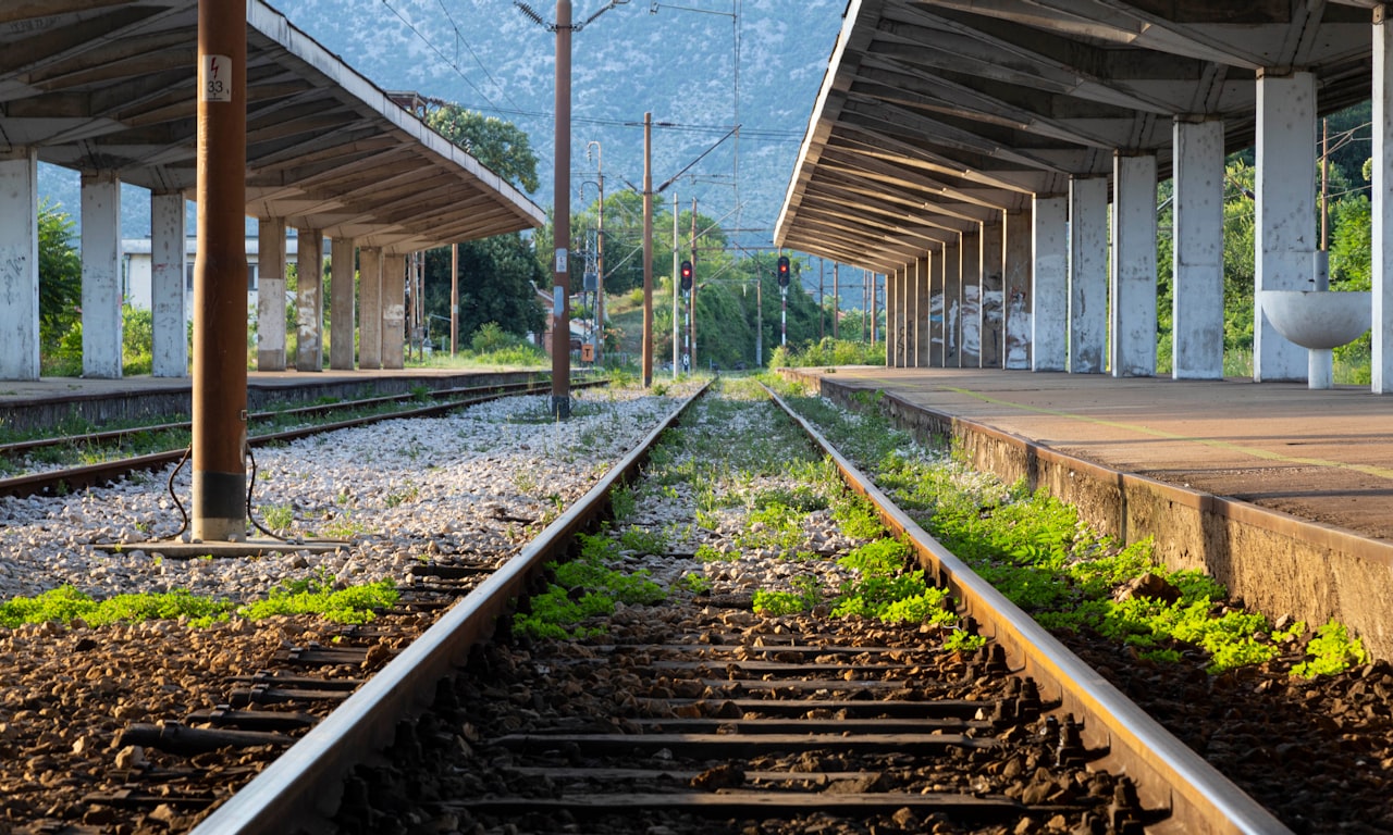 Transport ferroviaire mondial : Histoire, défis et tendances futures