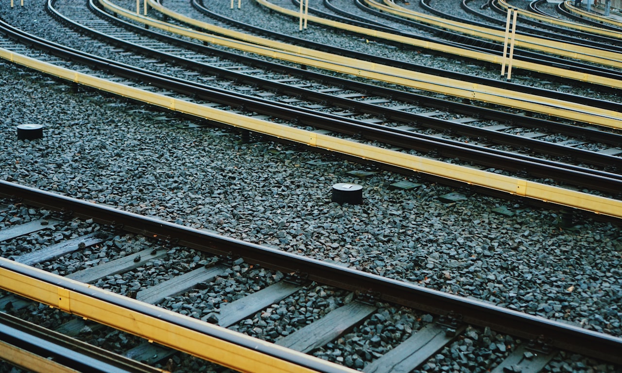 Ballast ferroviaire : Définition, caractéristiques et importance