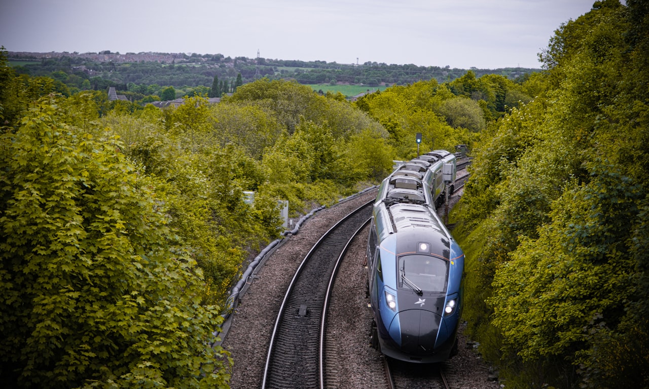 Comment les trains à lévitation magnétique se déplacent-ils sans toucher la voie ?