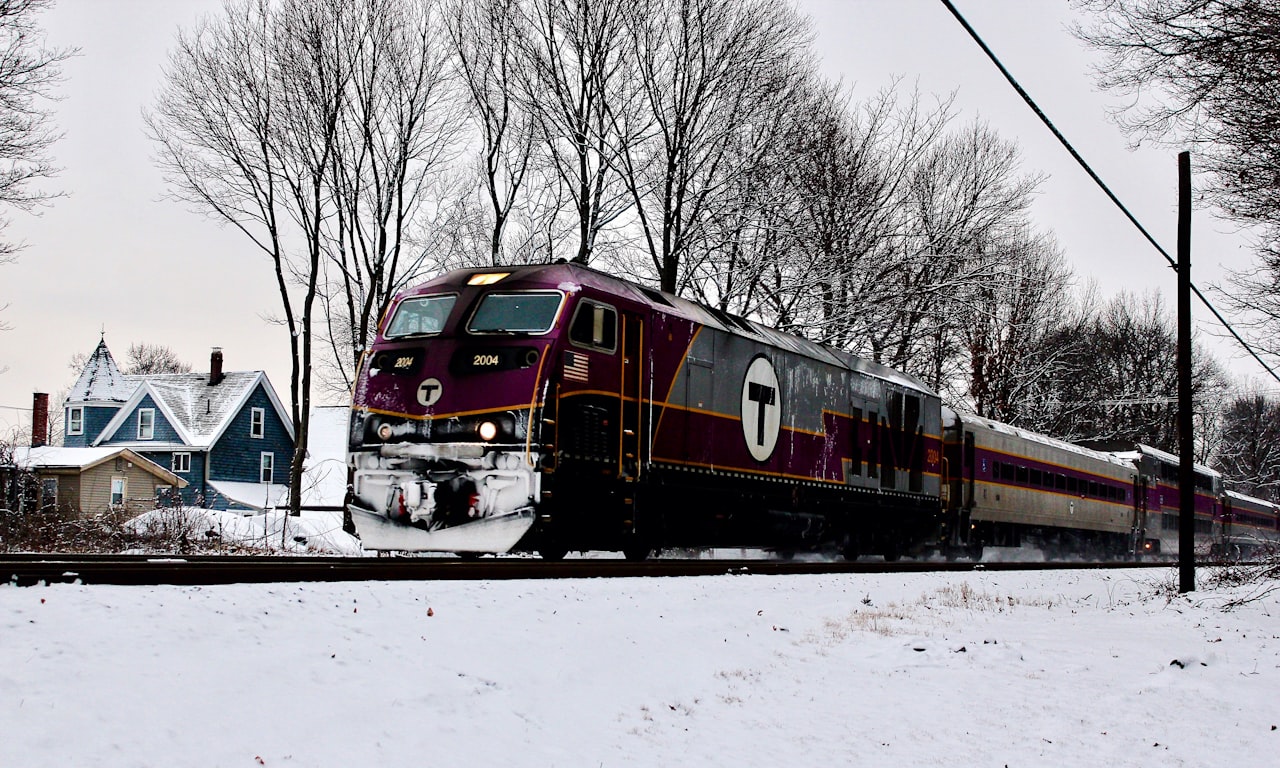 À quelle fréquence les trains traversent-ils la route de Dillengerville ?