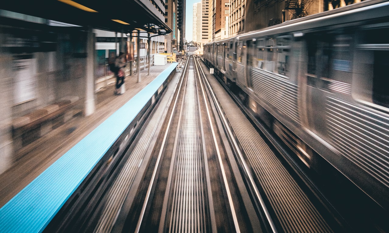 Comment fabriquer des rails de train avec des bâtonnets de glace : Guide étape par étape