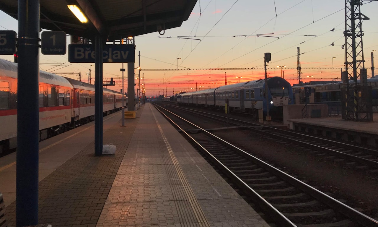 how many miles of train tracks in europe0