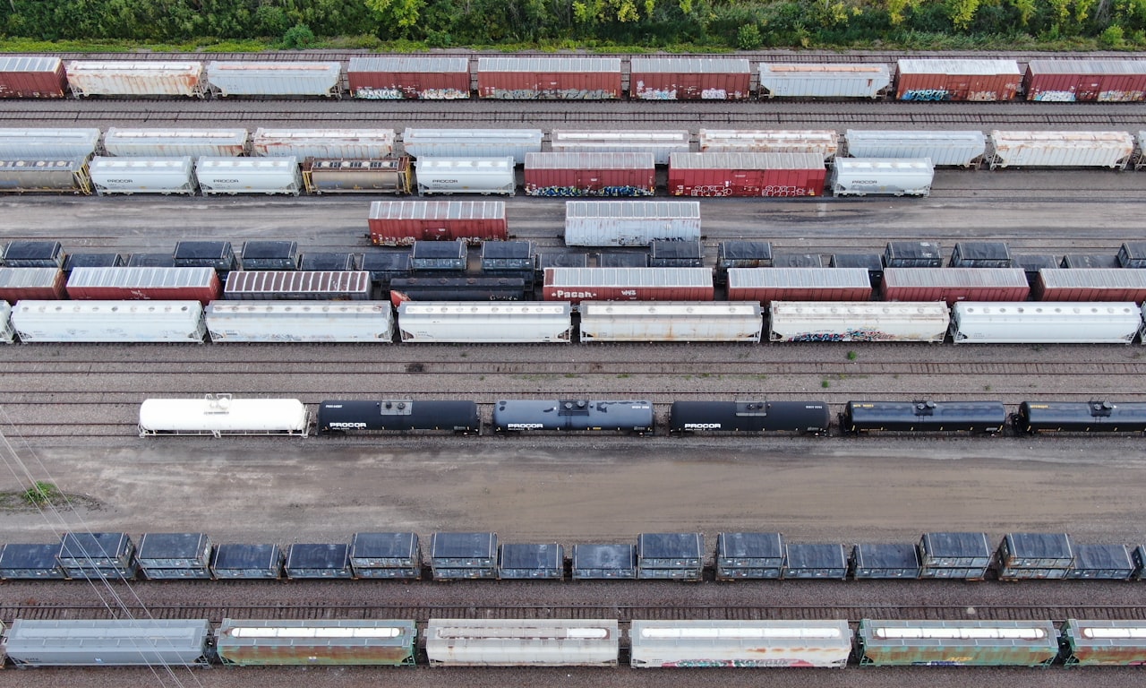 how many train tracks in new york penn station2