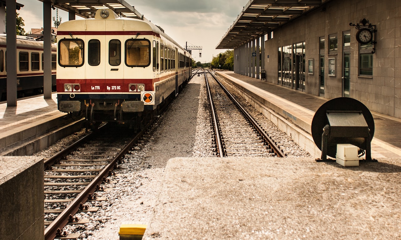 how to raise my train tracks to go up hill0