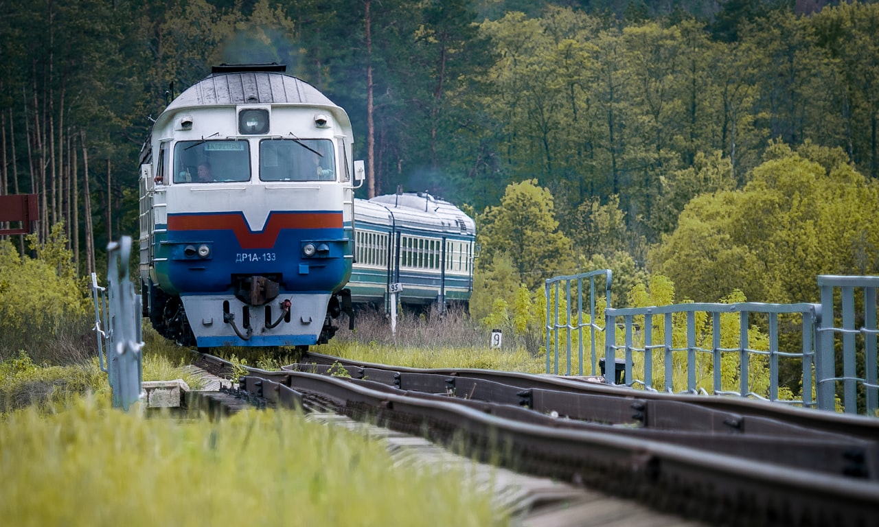 Installation de voie de train miniature HO : Conseils pour la pose et l'entretien