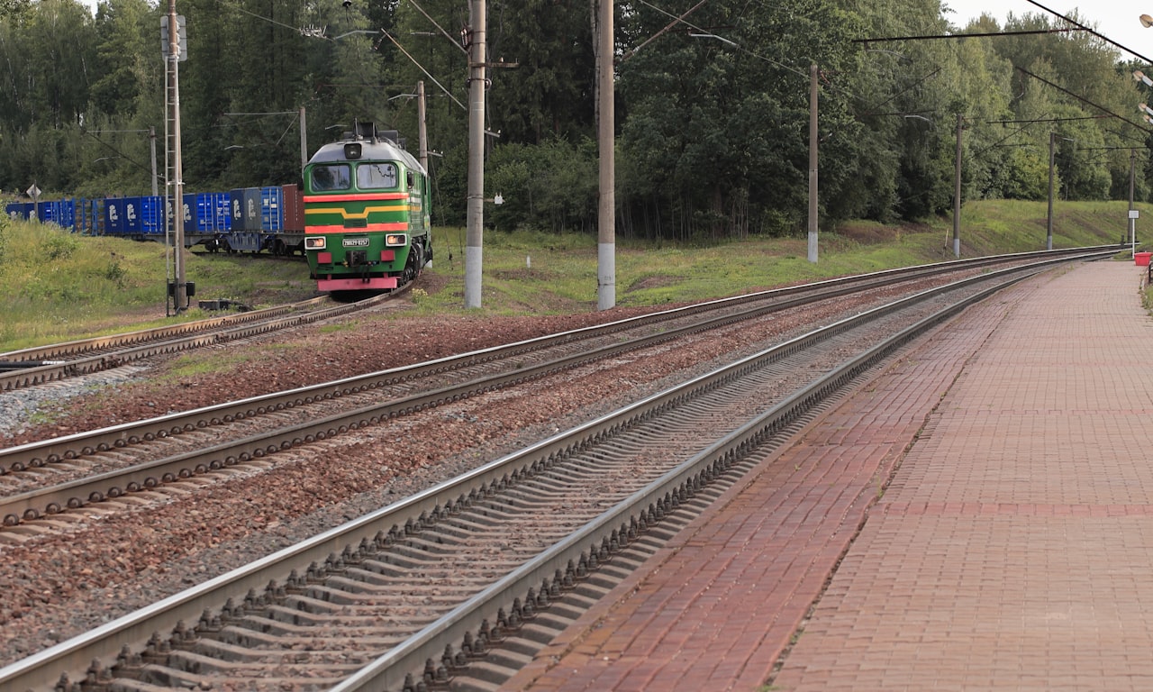 who controls train track switches0